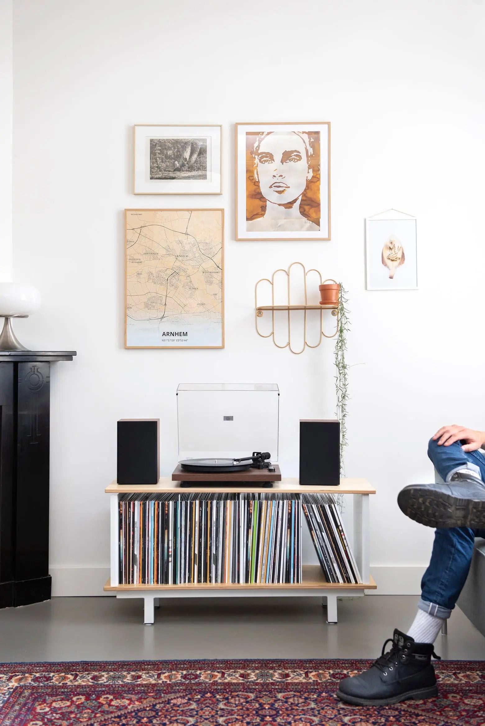 C62 Bluetooth record player with external speakers - C62C-WA4 | Walnut Crosley Radio Europe