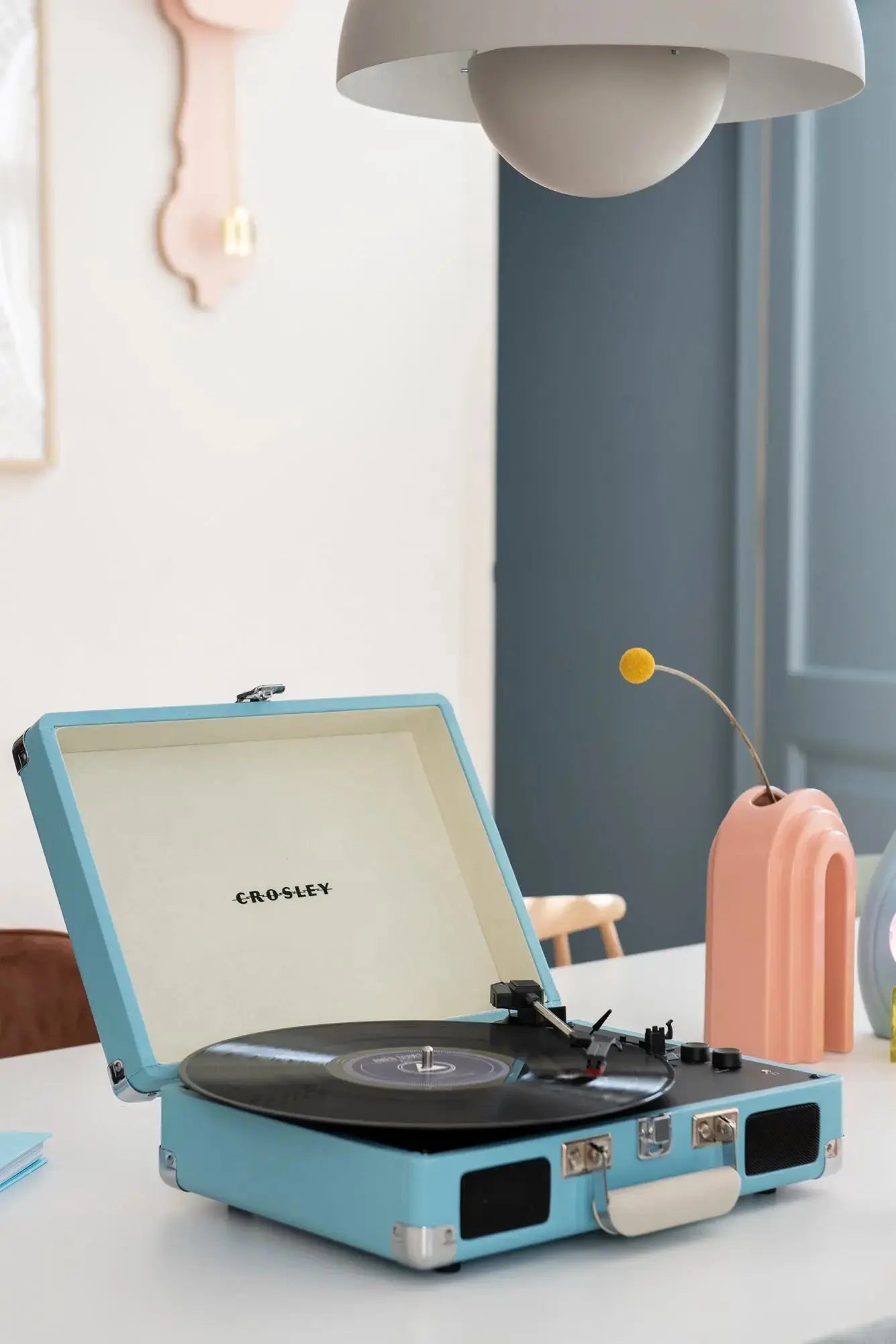 Cruiser Deluxe 1-Way Bluetooth Record Player - CR8005D-TU | Turquoise Crosley Radio Europe