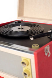 Bermuda Bluetooth record player - CR6233A-RE | Vintage red Crosley Radio Europe