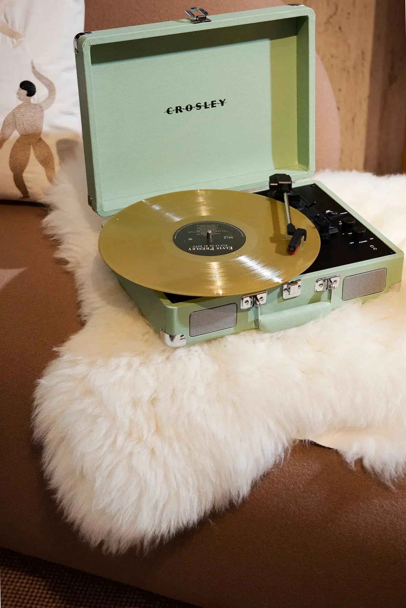 Cruiser Plus 2-way Bluetooth record player - CR8005F-MT