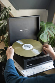 Voyager 2-Way Bluetooth record player - CR8017B-BK | Black Crosley Radio Europe